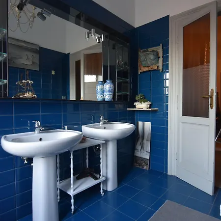 Oda ve Kahvaltı A Casa Dell'artista Viki Iesi