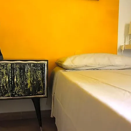 ベッド・アンド・ブレックファスト A Casa Dell'artista Viki *