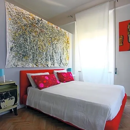 ベッド・アンド・ブレックファスト A Casa Dell'artista Viki *