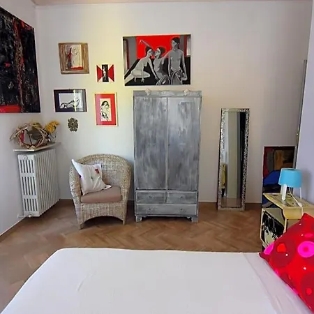 A Casa Dell'artista Viki イェージ