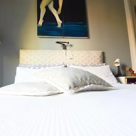 Oda ve Kahvaltı A Casa Dell'artista Viki Iesi