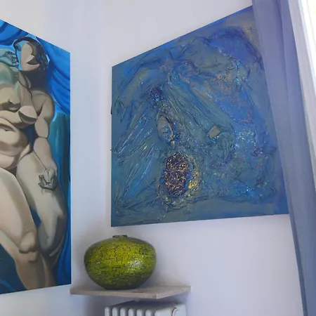 A Casa Dell'artista Viki Iesi