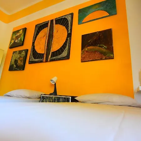 A Casa Dell'artista Viki B&B *
