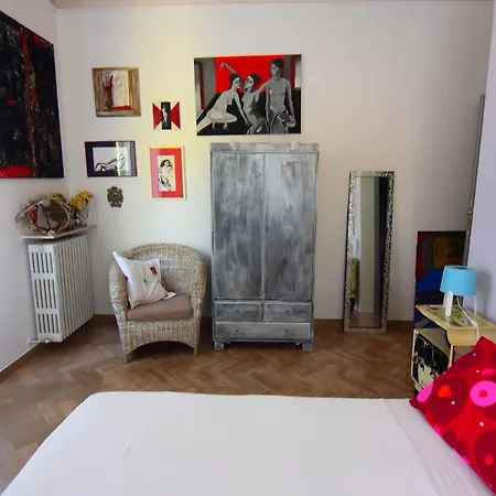 ベッド・アンド・ブレックファスト A Casa Dell'artista Viki *