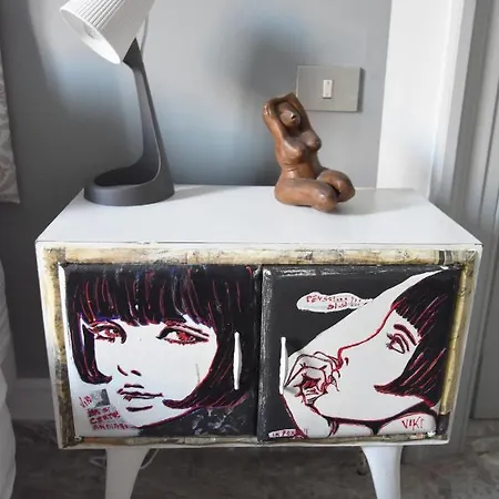 A Casa Dell'artista Viki ベッド・アンド・ブレックファスト *