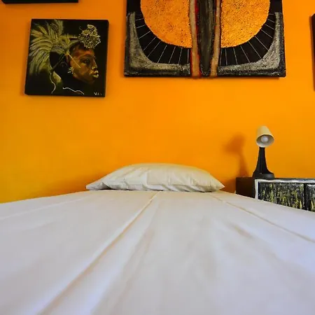 A Casa Dell'artista Viki ベッド・アンド・ブレックファスト *